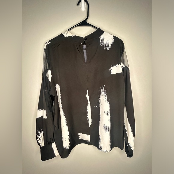 SHEIN Women’s Curve Top 1X Zebra Stripes - Picture 3 of 5